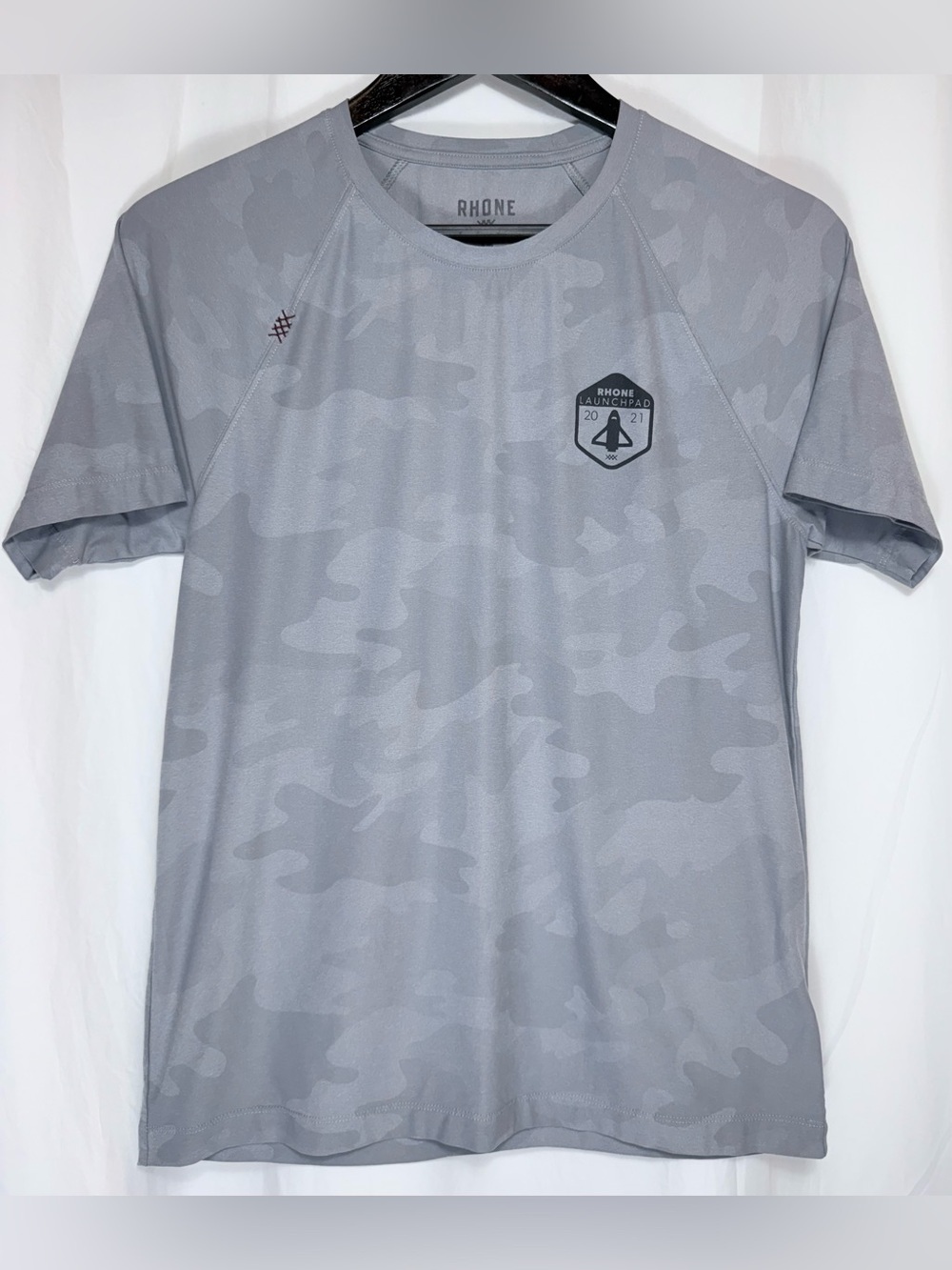 RHONE Camo Short-Sleeve Performance Tee - Picture 2 of 4